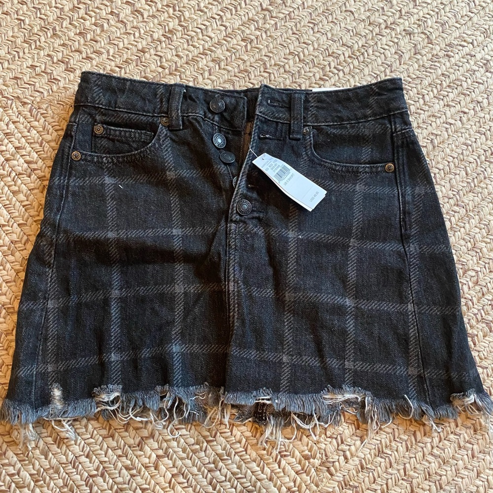 American Eagle Super Hi-Rise Festival Mini Skirt